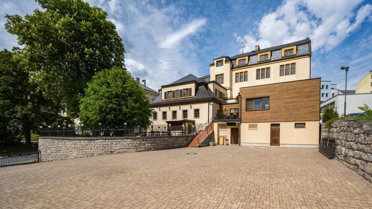 Hotel Zlaty Lev Jablonec nad Nisou Exterior foto