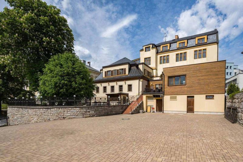 Hotel Zlaty Lev Jablonec nad Nisou Exterior foto